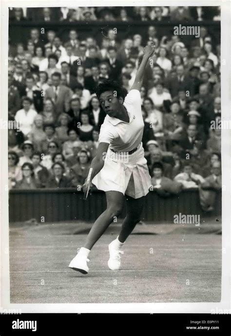 Althea gibson wimbledon 1957 hi-res stock photography and images - Alamy