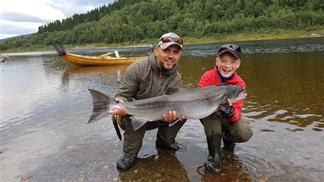 Salmon fishing in the Namsen watercourse - VisitNamdalen.com (English)