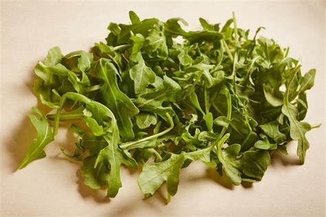 A pile of baby rocket leaves – License Images – 11387629 StockFood