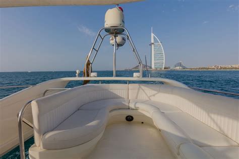 Yacht Charter Dubai 50 Feet - LUXURY YACHTS