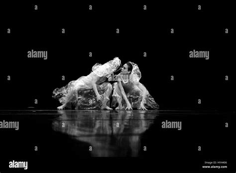 Butoh dance Performance Stock Photo - Alamy