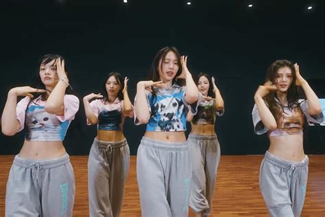 Watch: NewJeans Incorporates Waacking In Fun Dance Practice Video For "Super Shy” | Soompi