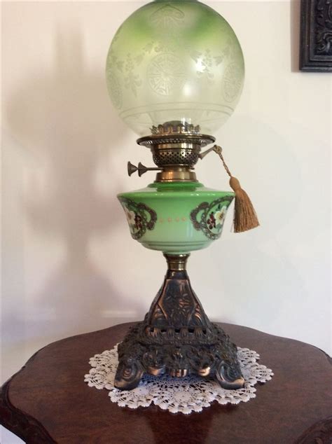 Pin by Neferamon on Quinque in 2024 | Antique oil lamps, Vintage lamps ...