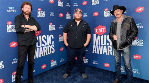 Brooks & Dunn Brings Luke Combs A Beer To Shotgun During CMT Awards | iHeart