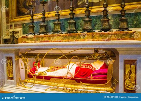 Tomb Pope St. Peter`s Basilica Vatican Editorial Photo - Image of ...