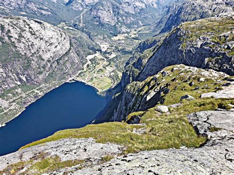 Climbing Lysebotn, Norway by bike - cycling data and info