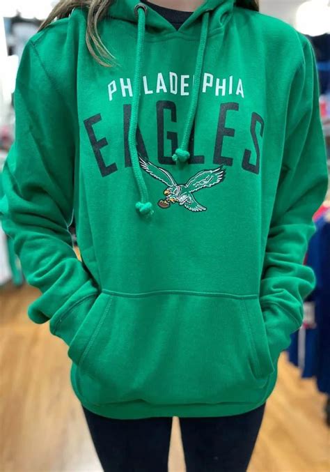 47 Philadelphia Eagles Mens Kelly Green Outrush Long Sleeve Hoodie ...