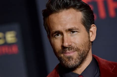 'Red Notice': Ryan Reynolds' Spontaneous Jokes and 'D**king Around' Might've Added Millions to ...