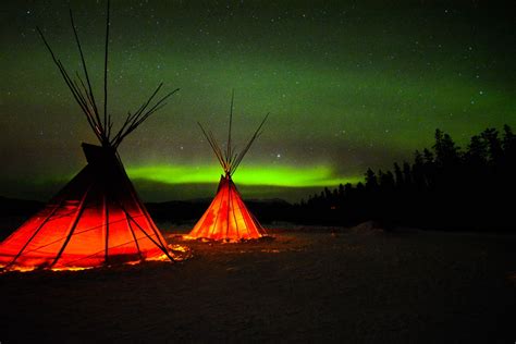 Yukon Northern Lights - The 5 W's - Wander Woman Travel Magazine