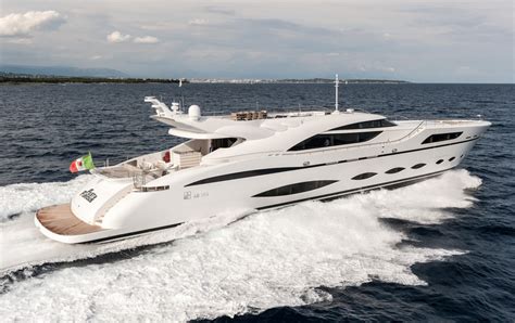 Super yacht FAST & FURIOUS — Yacht Charter & Superyacht News