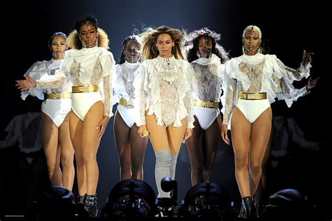 Beyoncé Dances with Fans at Formation World Tour: See Video | The Daily Dish