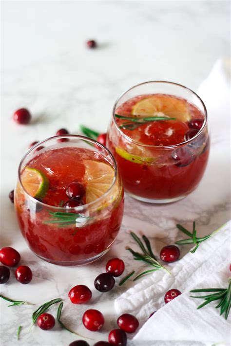 Cranberry Rosemary Bourbon Cocktails | The Home Cook's Kitchen