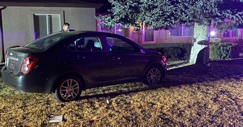 2 Colorado robbery suspects in custody after police chase leads to crash in Englewood - CBS Colorado