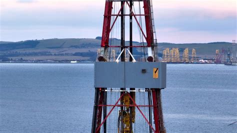 Close Up Aerial View of an Oil and Gas Drilling Rig 23499399 Stock ...