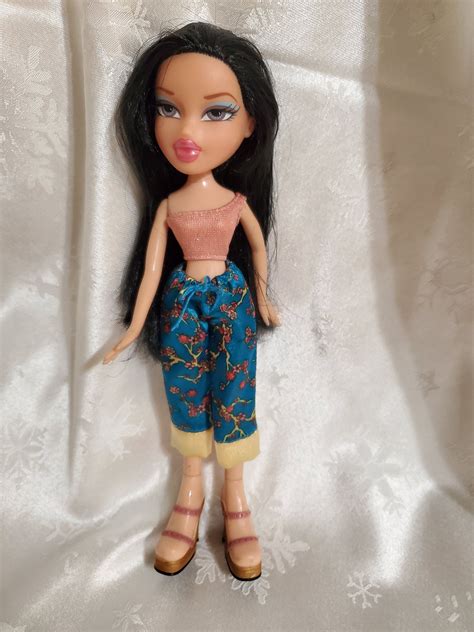 Jade 1st Edition Bratz Doll 2001 Fully Dressed Long Brown Hair | Etsy | Bratz doll, Brown hair ...