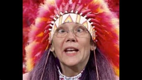 Elizabeth Warren doubles-down on claim to be Native American in speech to Native American group ...