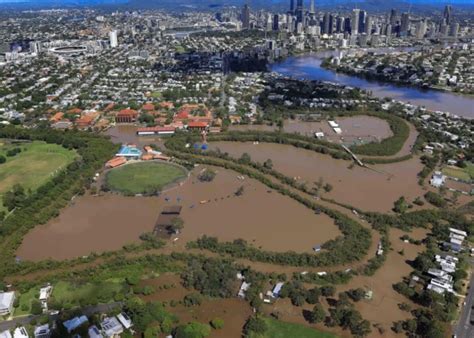 BoM radar: Sydney weather warning worsens as families get stranded