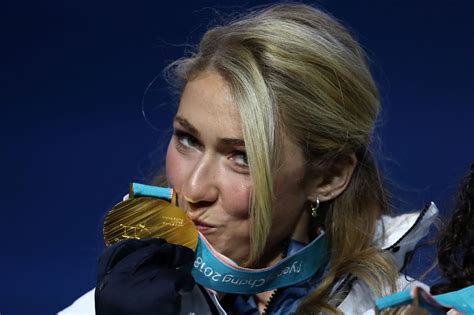 Mikaela Shiffrin Wins Gold in Giant Slalom Olympics 2018 | POPSUGAR Fitness