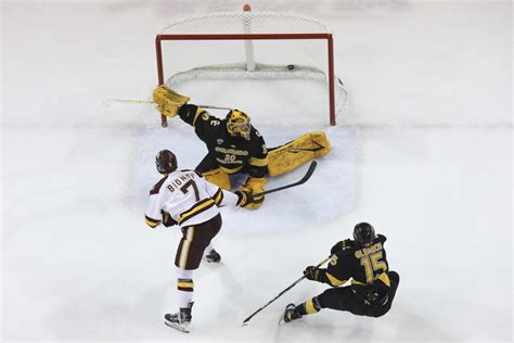 UMD men's hockey: Bulldogs' 2022-23 schedule takes shape with release ...