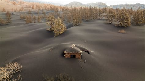 La Palma Volcano Threatens More Canary Islands Homes (PHOTOS) | Weather.com