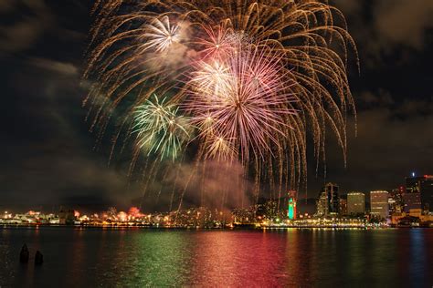 Hawaii Photography | Honolulu Harbor New Year Firework by Peter Tang