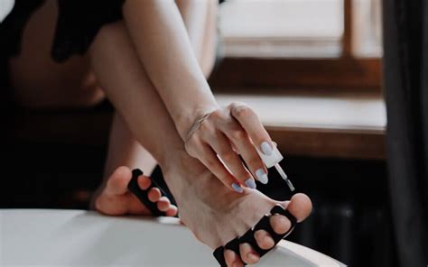 3 simple tips to do your pedicure at home | Figaro London