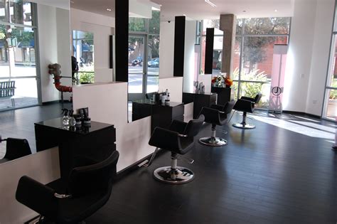 Starting A Business – Factors To Consider When Launching A Salon | Dorm Room Biz