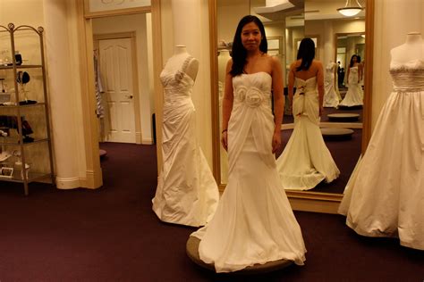 Wilmide's blog: flowy wedding dresses 2011