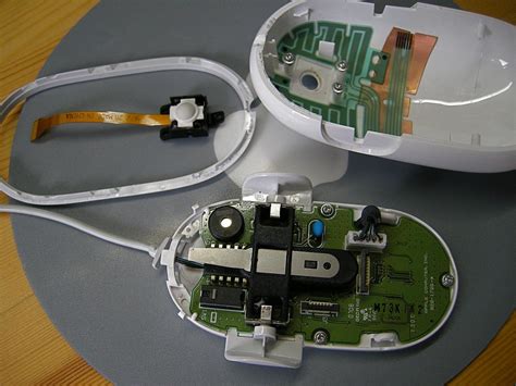 Apple Mighty Mouse Scroll Ball cleaning | raneko | Flickr