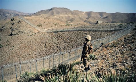 Pakistan fortifies border with Afghanistan to reduce cross border attacks - World - DAWN.COM