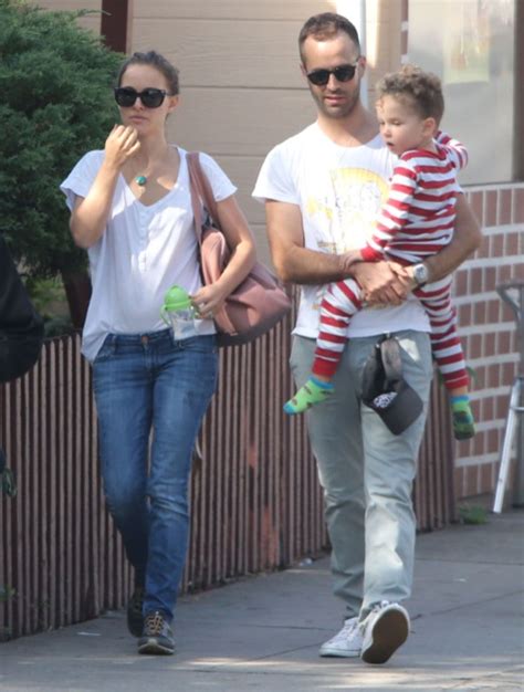 Exclusive... Natalie Portman & Family Out For Breakfast In Los Feliz ...