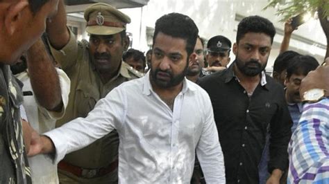 Jr NTR in tears as he reaches hospital after father Nandamuri ...