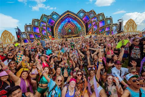 EDC Las Vegas Kicks Off With Jaw-Dropping Sets From David Guetta ...