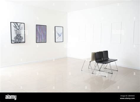 Interior of modern art gallery Stock Photo - Alamy