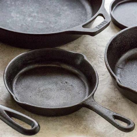 Cast Iron Skillets: How to Cook, Clean, and Season - Jessica Gavin