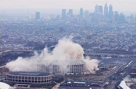 StadiumPage.com - Veterans Stadium Demolition