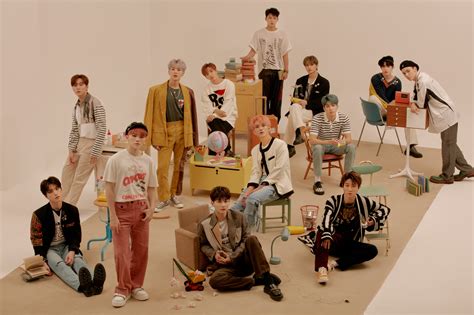 Stylish Group Portrait Seventeen Wallpaper HD