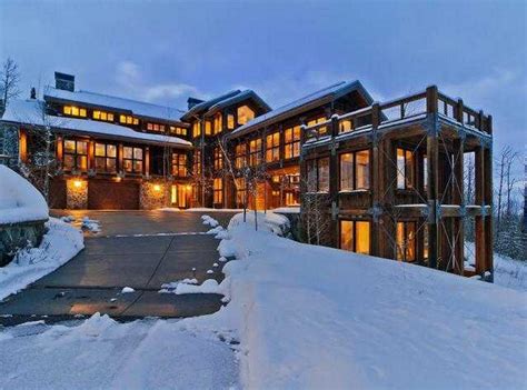 A Look At Some Mansions In The Snow | Homes of the Rich