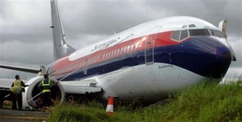 Crash of a Boeing 737-36M in Yogyakarta | Bureau of Aircraft Accidents Archives