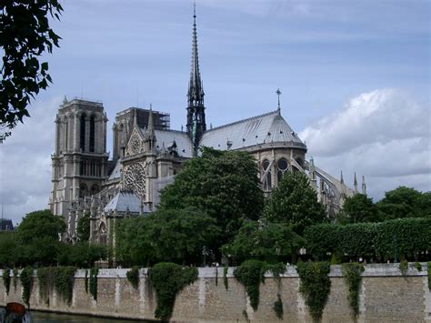 Free Stock photo of Notre Dame from the bank of the Seine River | Photoeverywhere