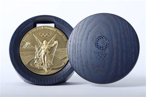 Olympic committee unveils 2020 medals made from recycled smartphones | Olympic medals, Tokyo ...