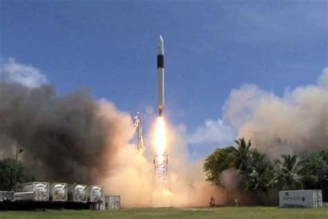 SpaceX successfully launches Falcon 1 into orbit