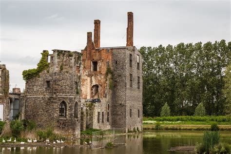 Abandoned Castles Around the World | Reader's Digest