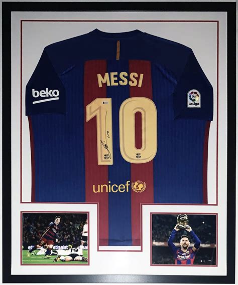 Leo Messi Sports Illustrated Cover Autographed Picture with COA - craibas.al.gov.br