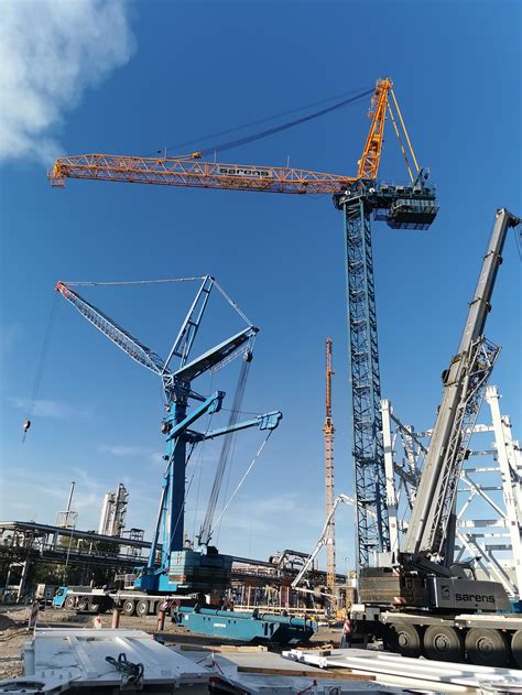 SARENS - Sarens Assembles a Tower Crane at a Live Nitrogen Plant in Pulawy