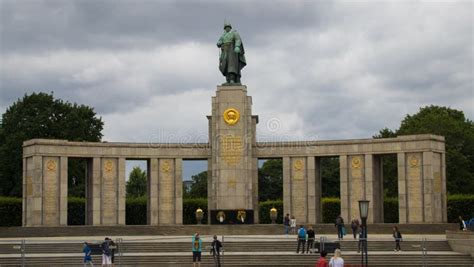 Soviet World War II Memorial in Berlin Editorial Stock Image - Image of ...