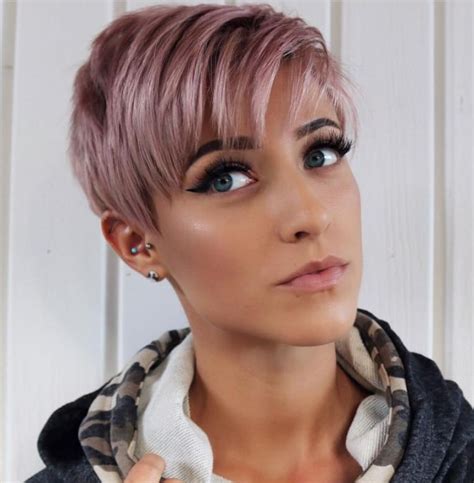 70+ Best Short Pixie Haircut And Color Design For Cool Woman