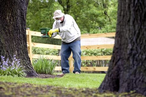 Free picture: positive, activity, gardening, exposes, gardener, possible, bodily, injuries