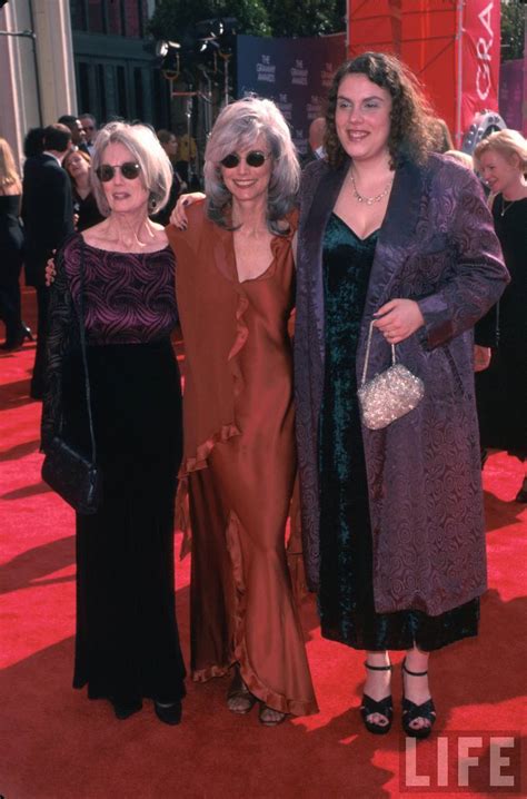 EmmyLou Harris and Her Mom and Daughter at the Grammy Awards in 1999 ...