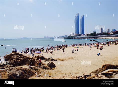 View of Xiamen beach during Chinese National holiday week. October 3, 2018 Stock Photo - Alamy